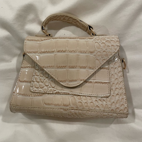 Amazon Cream Purse - Picture 2 of 4